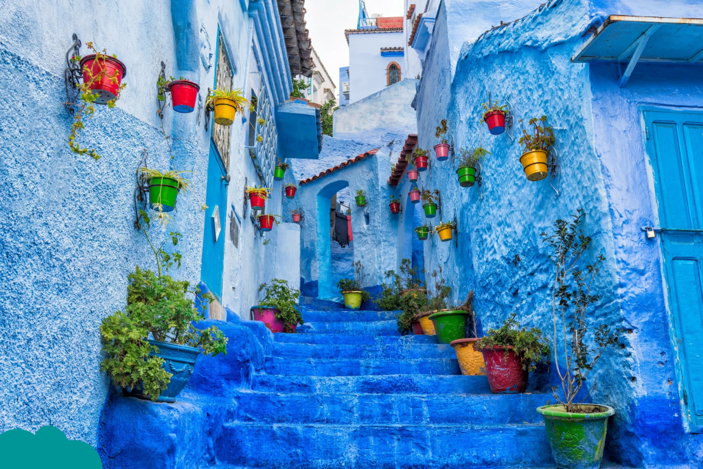 Solo traveler exploring the blue-painted streets of Chefchaouen – Solo Travel Morocco